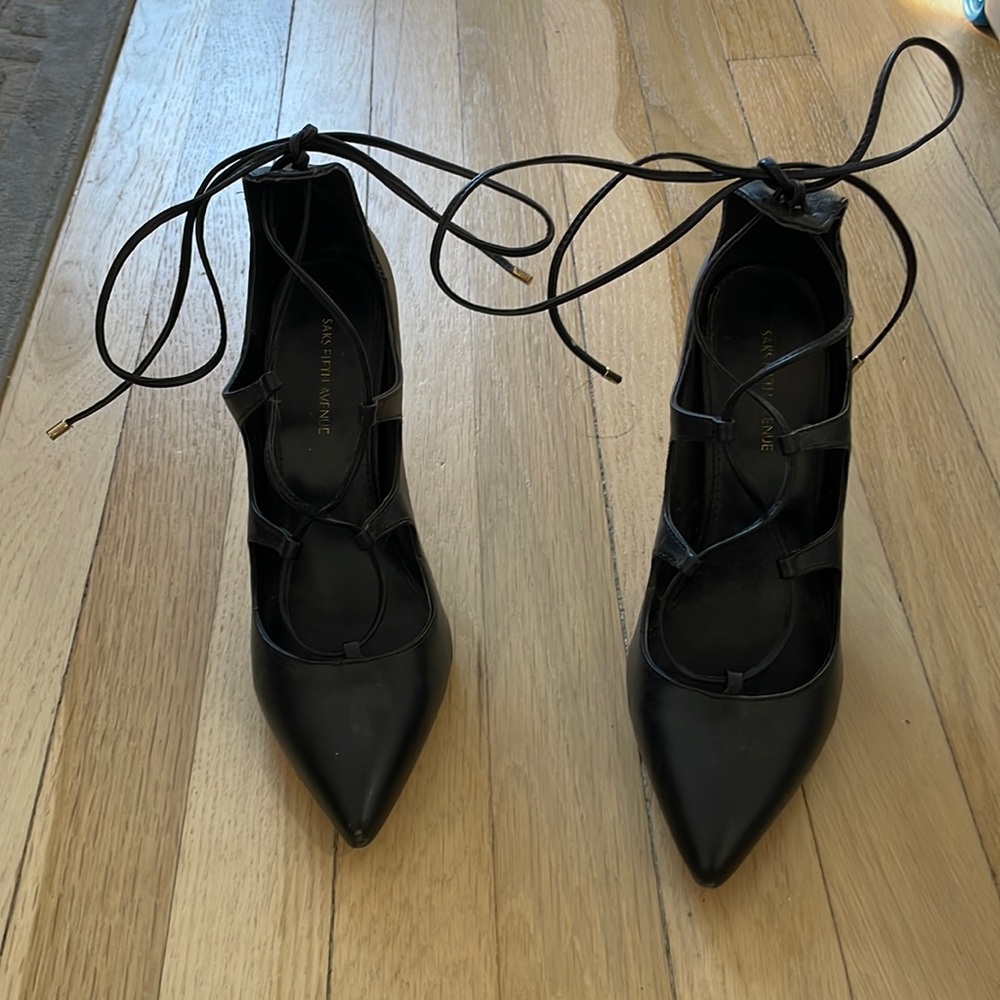 Saks fifth Avenue lace up pump